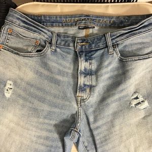 Men’s distressed jeans